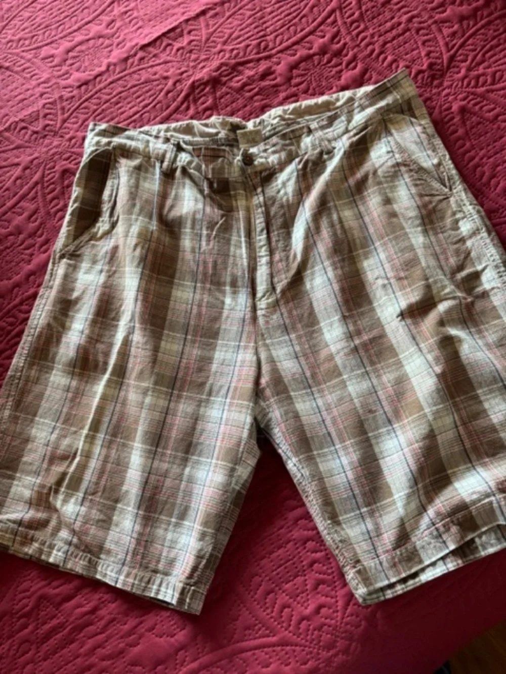 Brown plaid shorts, size 42